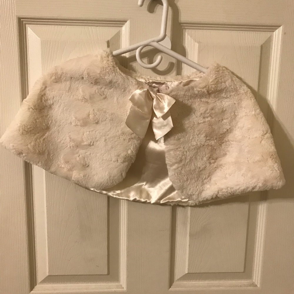 GB girls Cream Colored Faux Fur Brooch L/XL